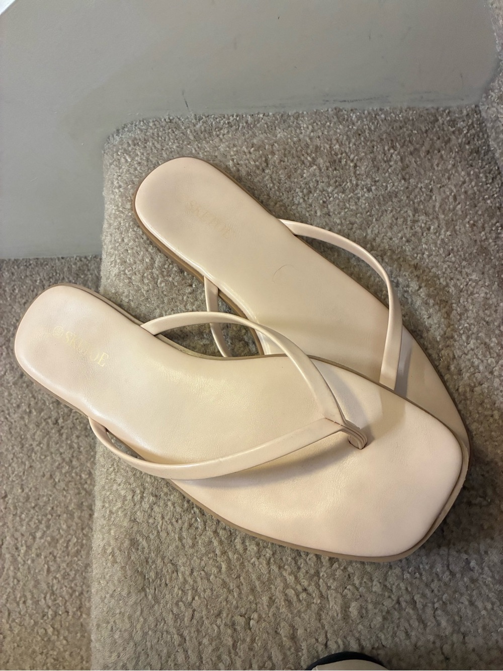 Neutral Beige Square-Toe Thong Sandals - Women